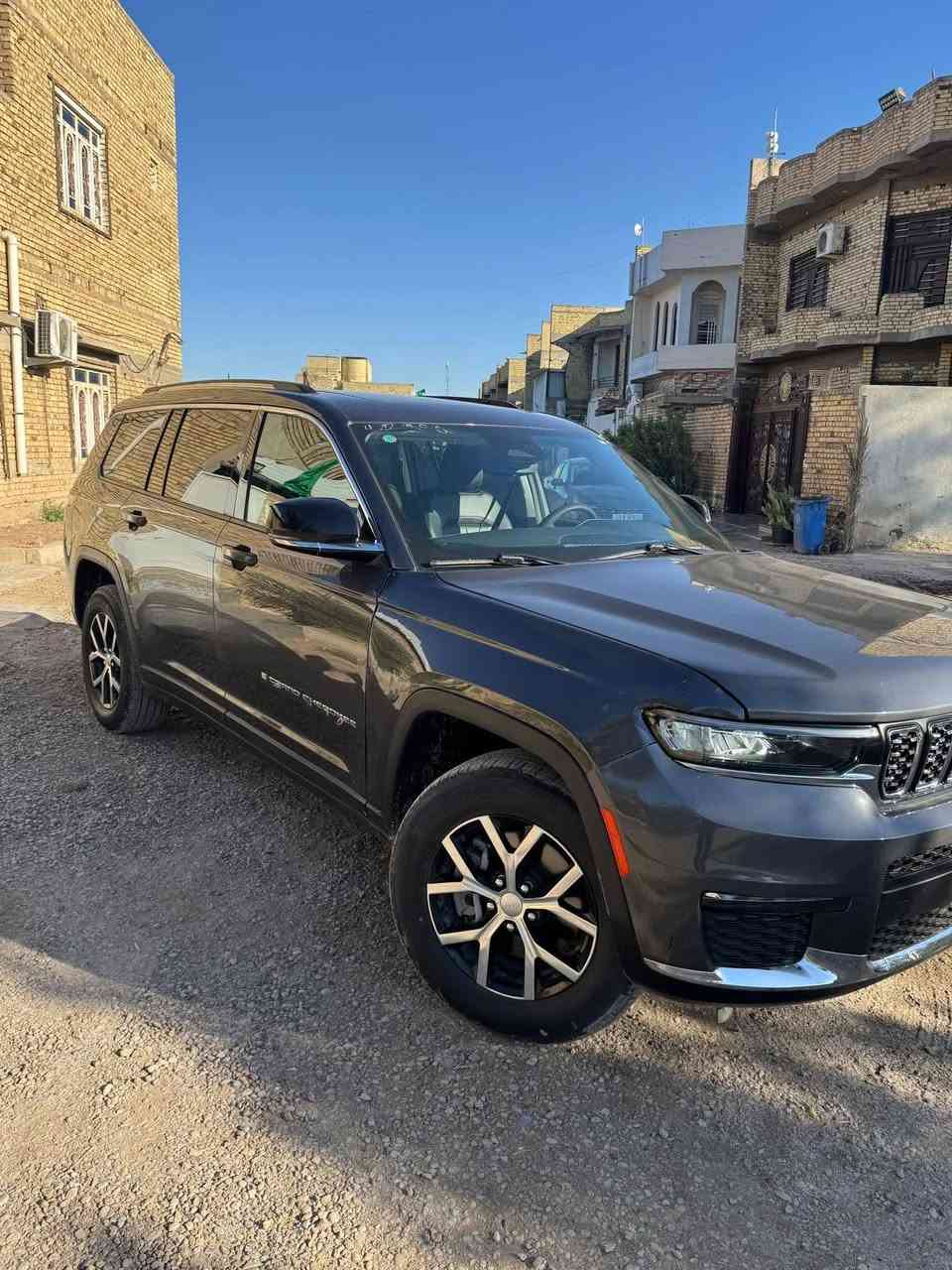 ســلام عـلـيٌكم
1)جـيـب كـرانـد شـيـروكـي 2024 

2)لمتدد فول مواصفات بانوراما ✅

4x4(3✅

V6 3600L(4✅

5)حساسات اماميه و خلفيه ✅

6)رادار خلفي وامامي✅

7)رادار نقط عمياء ✅

8)كامره خلفيه ✅

9)جلد كراسي VIP ✅

10)شاشه جبيره ✅

11)تدفئه كشنات امامي خلفي✅

6 قطع تبريد خلفي وامامي 4 ✅

13)السياره بيه قطعه وحده فقط بنيد 

14)كتاب شهداء بغداد كامل وجاهز السياره جديده ماشيه 17 الف ميل بس تاخذه ترقم وهاهيه رقم مجانا عله كتاب ذوي الشهداء السياره كت راديتر نفسيته كلشي مابي سياره جديده بمعنى الكلمه مال جناي✅

مكان السياره ميسان ✅

للاستفسار اكثر  ***********✅
✅***********

السعر 290$$ وبيه مجال
