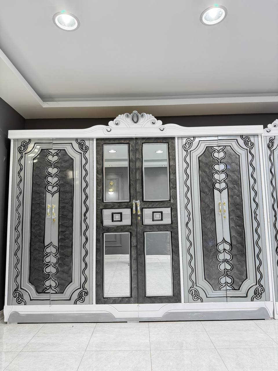 السعر // 950
🔅تفاصيل الغرفة  خشب عراقي تصميم تركي  . مرمري  ....

خارج ٤ملم ام دي اف 🔺

وداخل معاكس ٣ملم 

صبغ حراري  درجة اولى 

🔺1 //جرباية  قياس  ١٦٠ × ٢٠٠ 

🔺//ميز جانبي ايسر قياس ٥٠

🔺2// وميز  جانبي  قياس ٥٠

🔺3// زاوية ارتفاع مترين عرض ٨٠

🔺4// وميز بلازمه  

🔺5//وميز مراية ارتفاع مترين عرض ١٢٠

🔺6// وكنتور ٦ باب  ارتفاع مترين و١٥ طول ٣ متر و١٥

القطعه الثامنة حسب الطلب شازلون

سعرها ٥٠ الف ❤️

(توصيل مجاني مركز بغداد )

التوصيل يشمل الشد مجاني 🔥

باقي المحافضات حسب البعد

الاستفسار وتساب ***********
