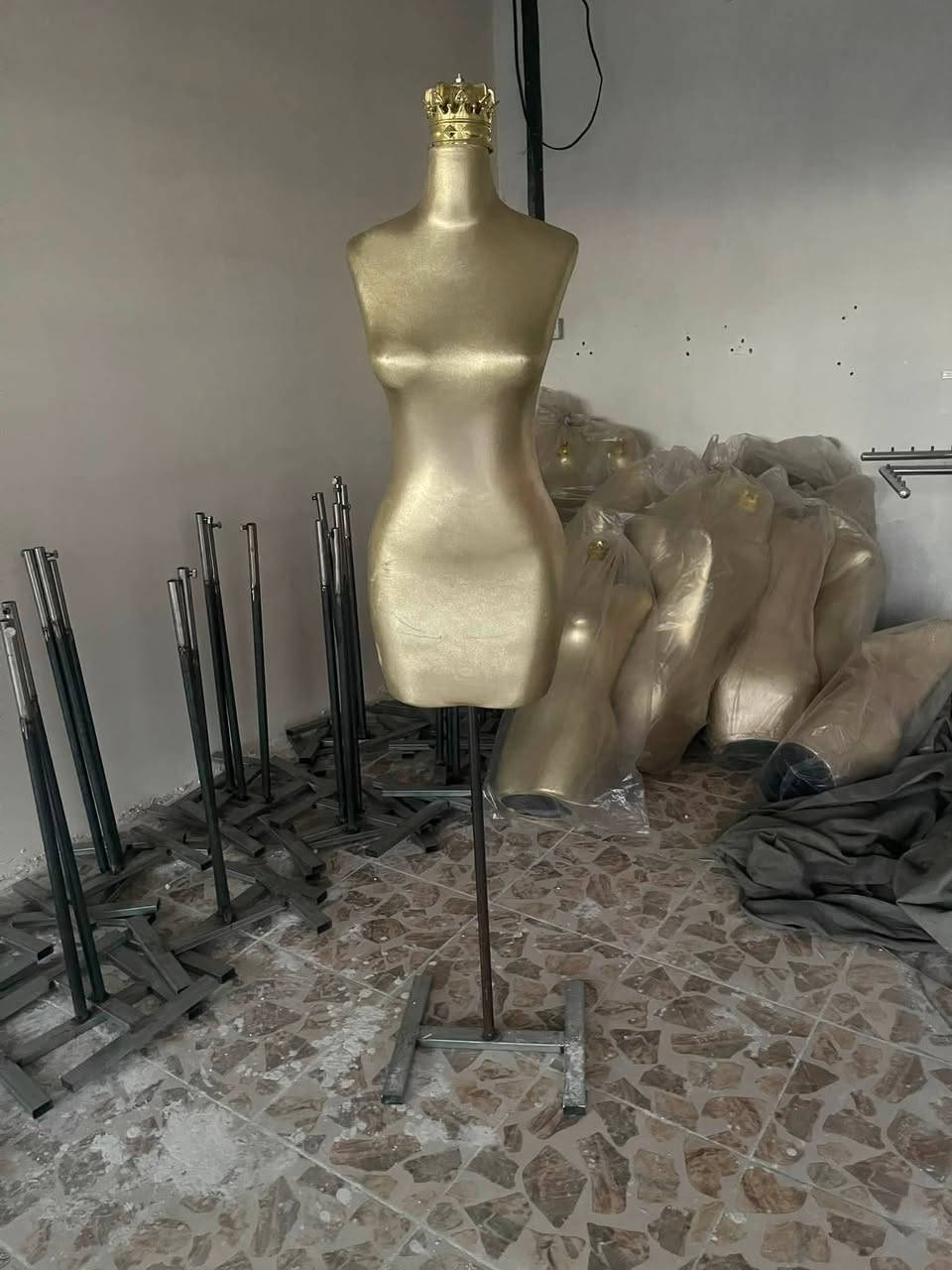 بوكى تازه مان بوهاته وه نرخم داناوه  بؤداواكردن نامه بووتسابوفايبه ر بنيره ***********
