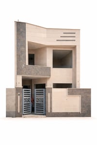 بيت للبيع المساحة (١٠٤)م٢ الواجهة (٥,٥)م يحتوي على استقبال ومطبخ وغرف ...