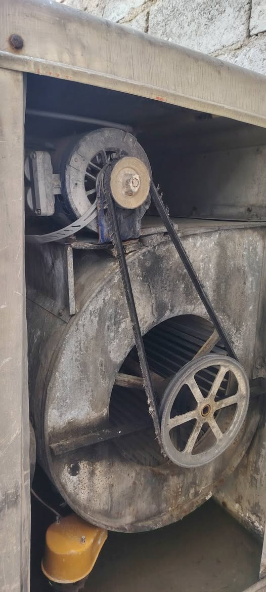 مبرده للبيع فافون حجم ٤ ونص ماطور سرعتين الشراي يتصل ***********
