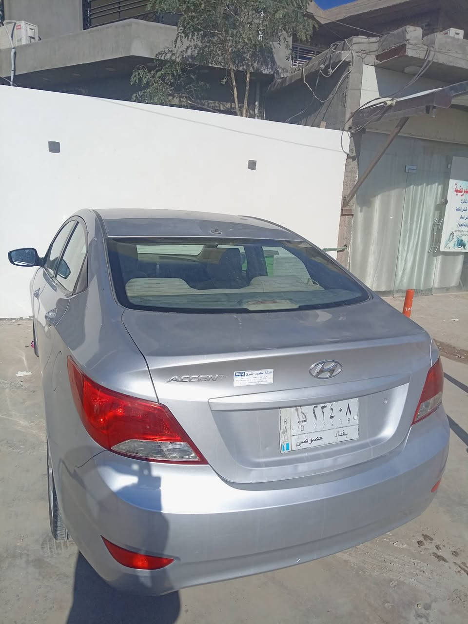 السلام عليكم هونداي اكسنت خليجي موديل 2014مكينه 1400رقم بغداد مكاني ديوانيه حي الجامعة بيه رشات اثر جراد  ابيعك حزام  وسونارها مرفق بلصور  سعره  77مع المجال ت***********
