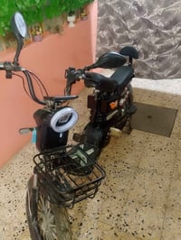 شباب دراجة شحن للبيع نظيفة يحتاجلهة فقط بطاريات اما باقي الدراجة مابيه...