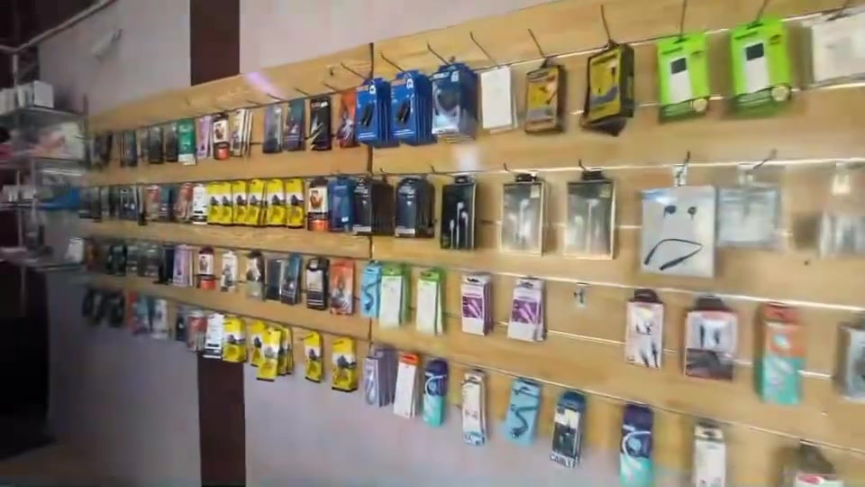 محل مبايلات وقرطاسيه للبيع
طابعهhp477 جديده
ميز صيانه وميز قرطاسيه ارفوف بلول 
وغراض قرطاسية كامله وغراض مبايلات كامله 
وكعده وبورد مبايلات ولابتوب 

***********
***********
