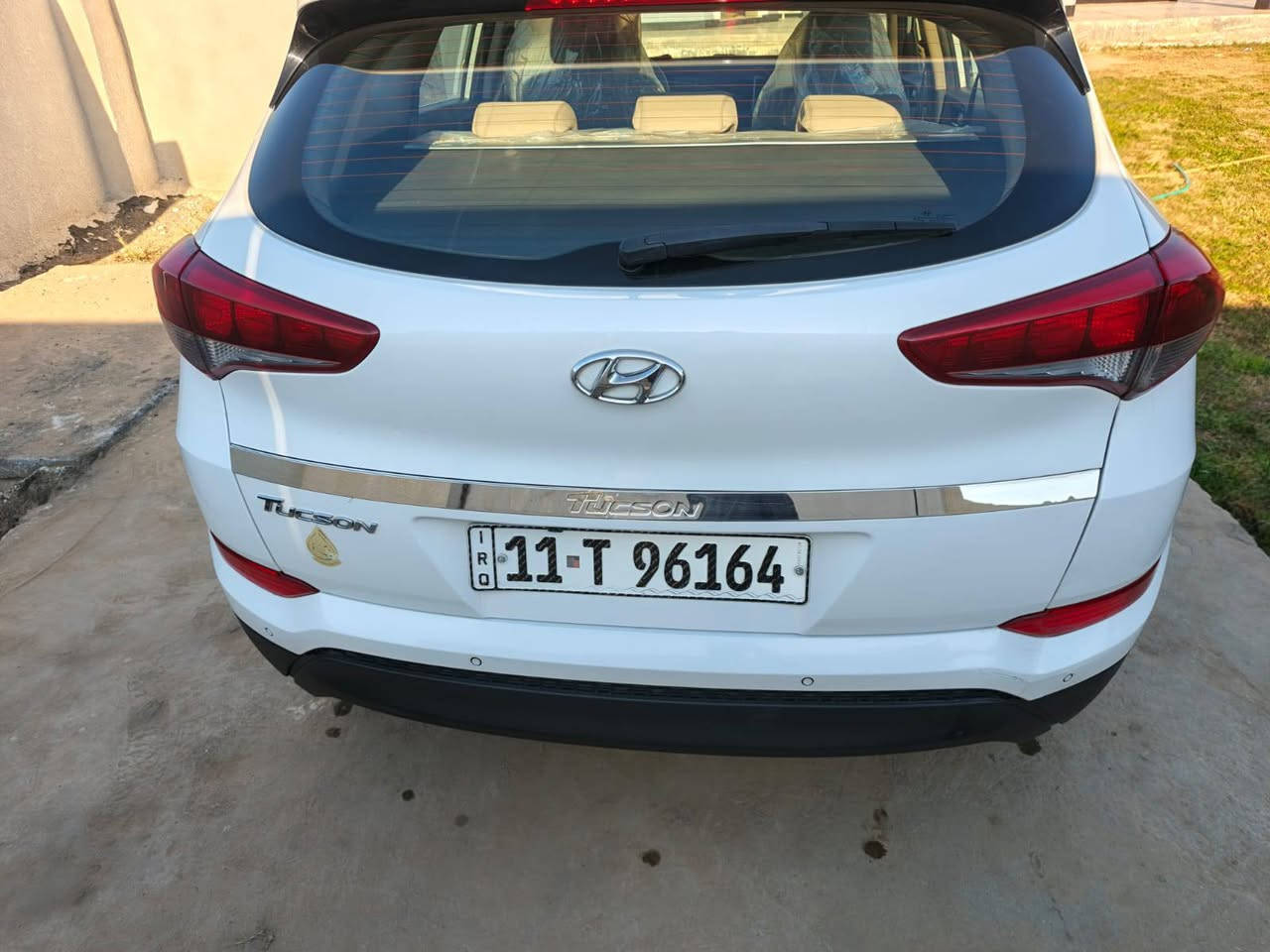 سيارة توسان موديل 2018 خليجي
محرك 2000دوش ماشية 84 ألف كيلو حقيقي 
مواصفات نص فول قمارة حديد شاشة تدعم الكار بلي إشارات بالمراي أنظمة قيادة إيكو وسبورت تبريد قطعتين كشافات ضباب حساسات وكامرة السيارة باسمي تحويل مباشر بيها طخه بالبك لايت الأيمن موضح تفاصيلها بالسونار

📍 العنوان:  بغداد اليوسفية 
‏ 📞 للاستفسار ***********

السعر 185بيها مجال قليل
‏
