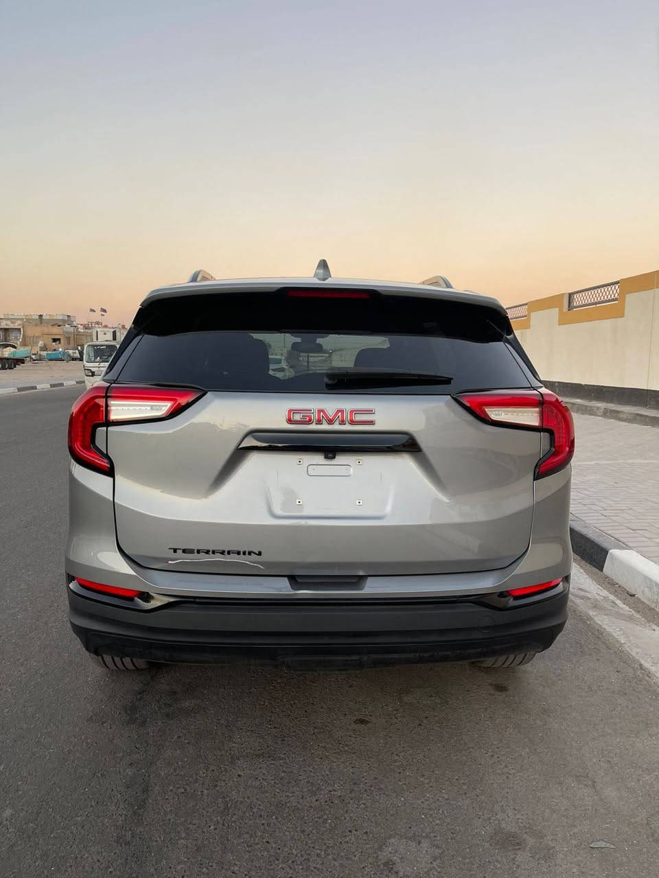 جمسي تيران وارد امريكي موديل 2024
الفئة SLE بلاك توب 
عداد المسافه 22 الف ميل 
الضرر خشم البنيد بارد 4 اصابع فقط
ايرباك الدركه فقط 
صور الحادث ناشرهن 
محرك 1500 تيربو 
مطعمه بلاك توب بالكامل 
دعاميه دنلي 
تبريد امامي خلفي
كشنات تدفئة 
كشن كهربائي
تشغيل عن بعد 
ابواب بصمه
رادارات 
حساسات 
اوتو هولد
اوتوب ستوب امامي وخلفي 
كفاله عدا البنيد 
وبقيه المواصفات المعروفه 
اللون رصاصي 
رقم فحص مؤقت تترقم جميع المحافظات 
دخول جديد مكانها البصرة 
حره بسمي 
هاتف ***********
السعر 195
