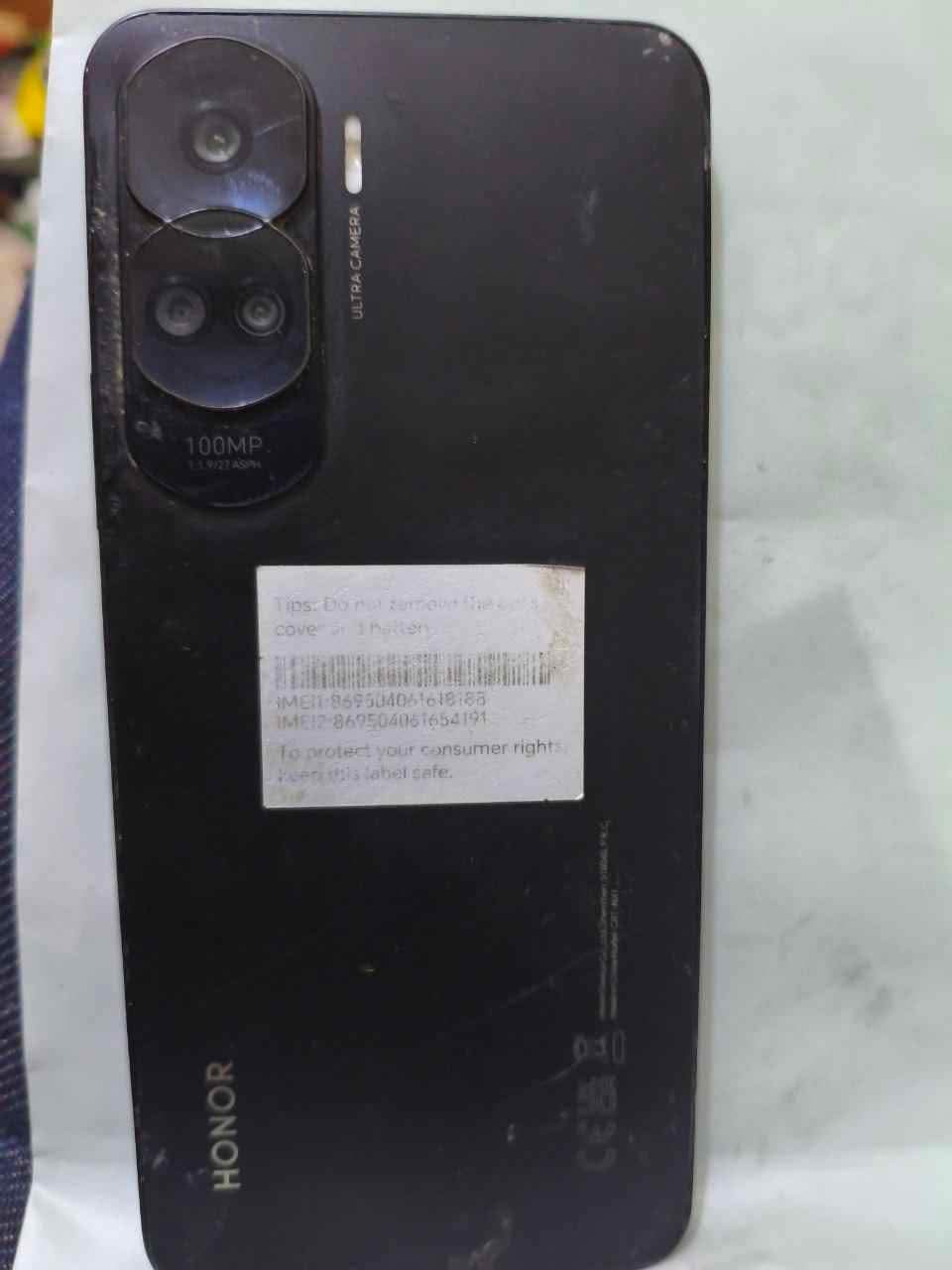جهاز هونر 90 لايت 

ذاكرته 256
رام 8
جهاز نضيف واستعمال اقل  شهر 

جهاز مبدل بس بالشاشه 
وكاله اصليه من بوابه الافق  
صار بي رطوبه من المطر مابينه كلش قليله تشوفه بعينك وتفحصه 
 
جهاز ع فحص 
مكاني دوانيه 
واتساب 
*********** ديوانية, القادسية
