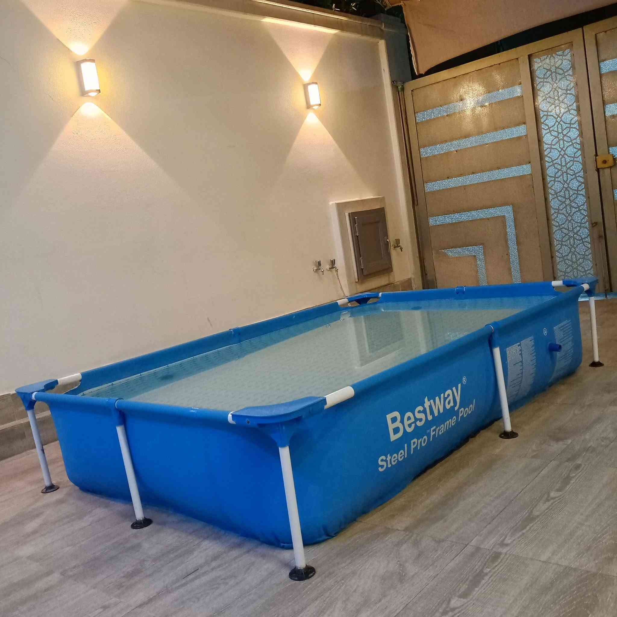 مسبح صناعه اوربي طول مترين ونص عرض متر ونص حي الوحده سعر 65 رقم ***********
