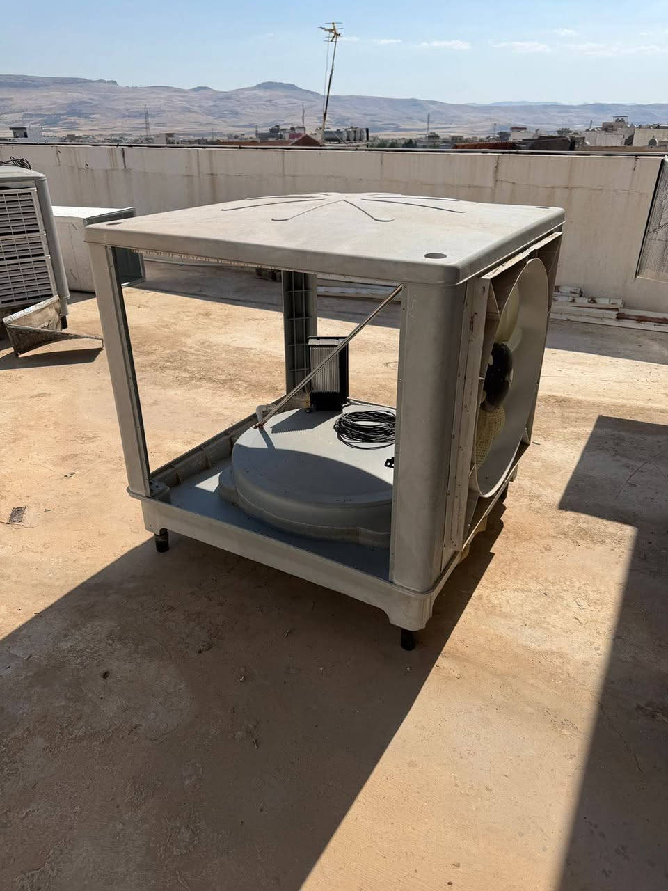 دوو موبەریدەی ئوبەر OUBER ئەسڵی شەریکە
بۆ فرۆشتن قیاسی 30000 لەگەڵ دانەیەکی 18000.تەنها دوو هاوین کاریان کردوە زۆر خاوێن ماونەتەوە زەمانی شەرکەی ماوە کارەبای و پلاستیکی بە شەرت .
نرخی هەردووکیان 475دۆلار مەعمەلە.
ژ.م***********
