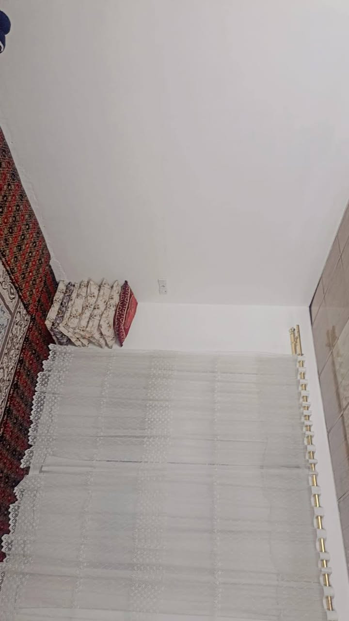 🔹 دار للبيـــــــــع 

♦️نوع العقار بلديه 

♦️مساحة 200 

📍 العنوان:
قادسية الثانية – شارع أبو وليد
خلف إعدادية البيداء للبنات
✨ تفاصيل ومميزات البيت:
✔️ كراج سيارة
✔️ حديقة 
✔️ مجمع صحي داخلي + خارجي
✔️ مطبخ بارد كبير + مطبخ حار
✔️ ترك (ممر) 
✔️ غرفة استقبال
✔️ غرف نوم عدد (2)
✔️ هول 
✔️ بيتونة واسعة
✔️ غرف النوم تحتوي على دكتات (تبريد)

✔️ سقف ثانوي كامل
🪑 ملاحظة: البيع يشمل الأثاث كامل أو جزء منه حسب الاتفاق

للاستفسار 
الاتصال على الرقم 
☎️***********
