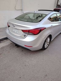 النترا ٢٠١٥ سياره بيه صبغ بنيد و خشم التكمه بدون دواخل سونار بيه سياره...