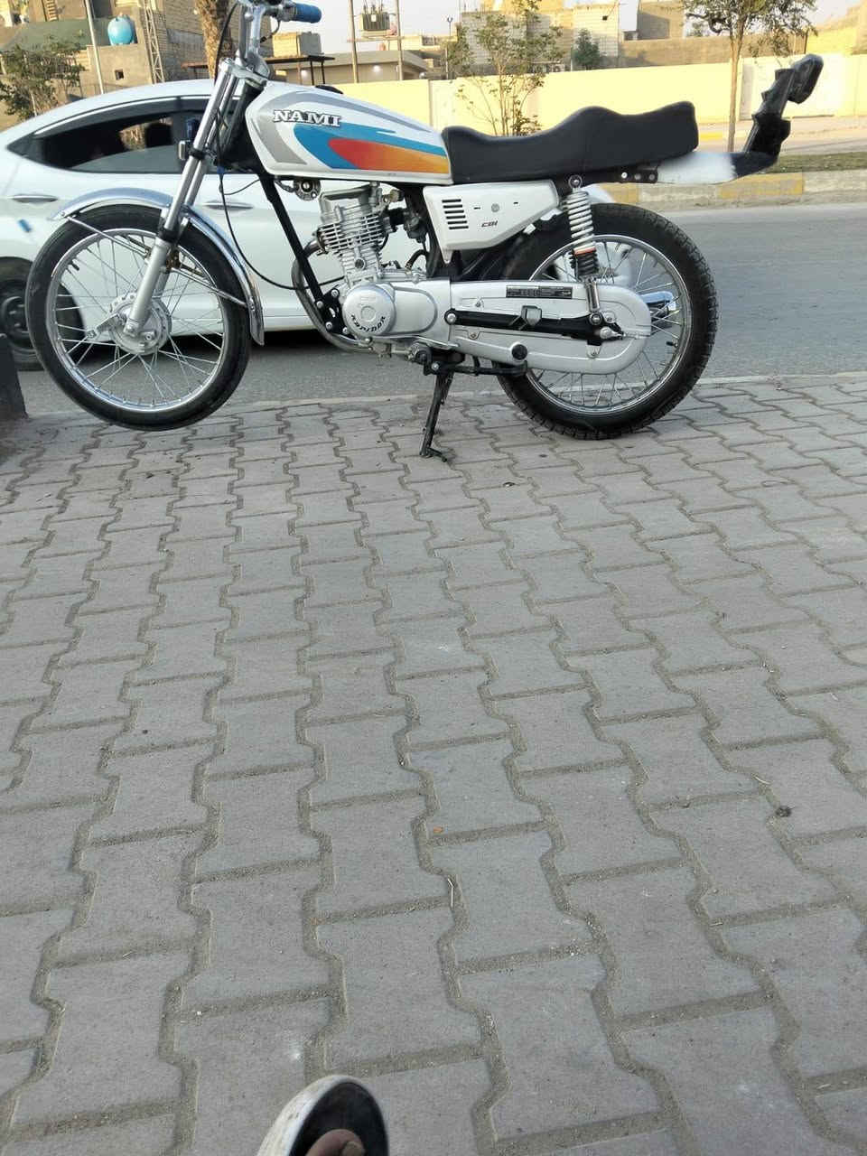 سلام عليكم. دراجه رابيدو الاصلي دراجه برغي بيه ما مفتوحه حته تفيلس ما فيلس دراجه كارتون تعمير كله 25 الدراجه احلى من الصوره تعال وشوف بعينك الدراجه كلك كلك كلك مكفول من السرقه ناصريه مركز السعر 575 وبيه مجال كلش قليل لشراي. مو شراي لا تجي *********** بيه وتساب
