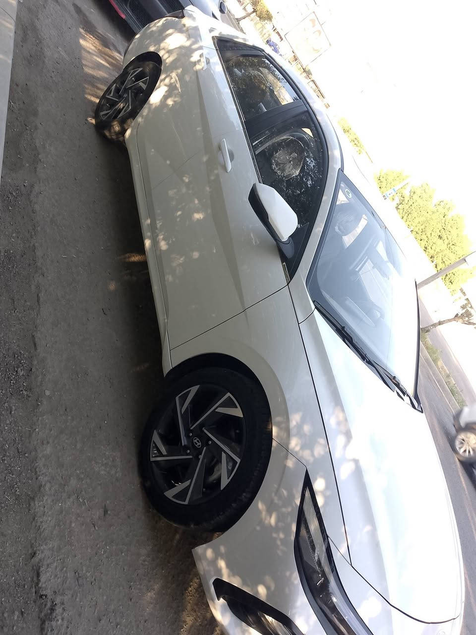 السلام عليكم هونداي النترا للبيع موديل 25 مواصفات خليجي امتياز صيني العنوان بغداد حي  الجهاد مجمع النسيم رقم تلفون ***********
