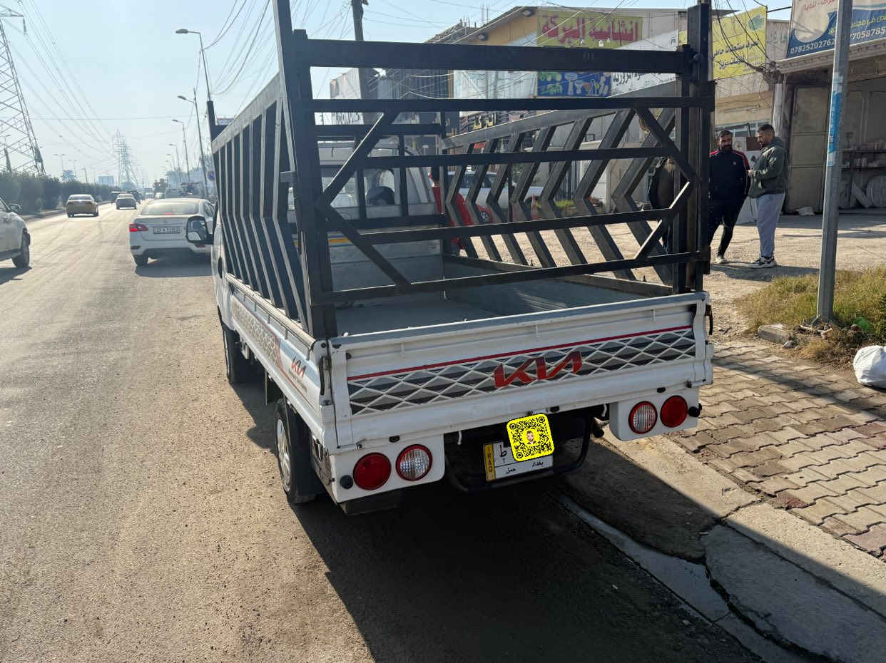 السلام عليكم
كيا حمل موديل ٢٠٢١ 
ضرر باب السايق فقط صبغ والباقي مكفول لغد وشاصي كير مكينه صدر جديد مكفوله تايرات جديده 
محرك ٢٧٠٠ 
السياره جاهزه 
نقص فقط غاز التبريد 
السعر ١٣٥وبيه مجال  
مكاني الغزاليه 
الشراي يتصل ***********  
غير متواجد خاص
