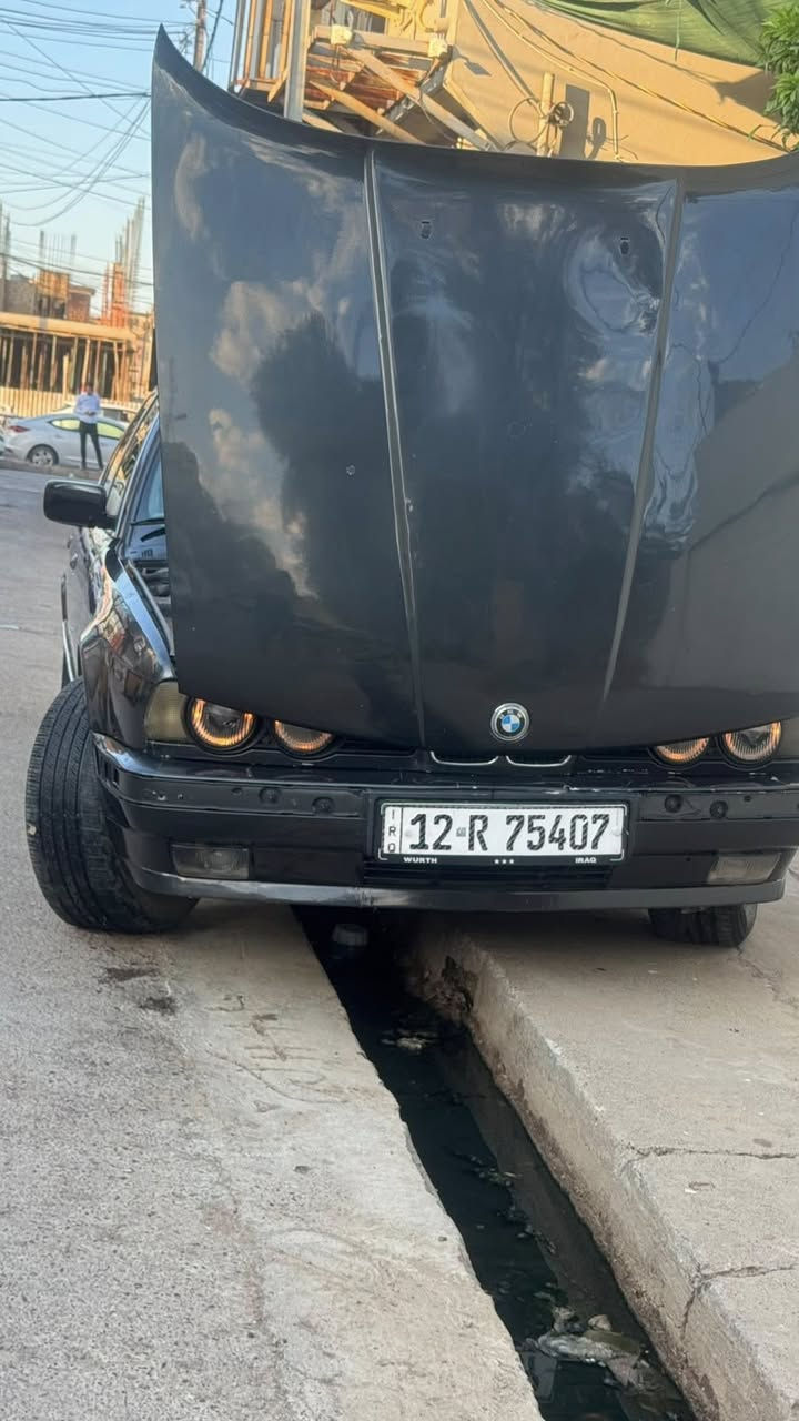 BMW525i اصل بليته
موديل 1991 كير محرك شرط اكسل خفيف رون ناصي يعني تنسى شنو رون طخم جديد شاشه كار بلي غرفته حلوه بدون ضربه بدون معجون يعوزها ترتيب للدعاميه الامامي شرط التحويل اني الشرعي مكاني موصل حي المثنى 

شراي اتصل:-

***********

***********
