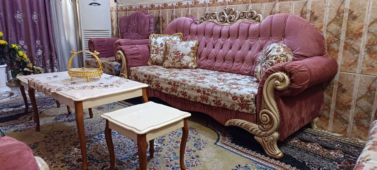 تخم ملكي زان تركي 10 مقاعد نضيف مابي اي عيب شغل ثكيل كلش مستعجل عل بيع السعر 450 الف مكان بغداد سبع البور الشراي يخابر ***********
