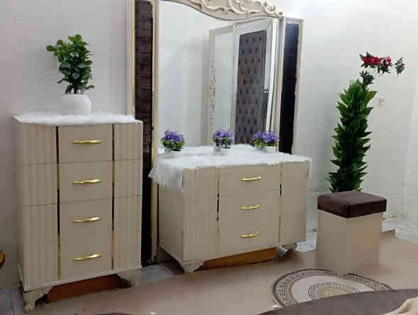 غرفه تركي 8 قطع خشب ثقيل ظهر بلوك السرير مخزن جك السعر 750 وبيه مجال قليل للشراي العنوان بابل ش 60 م ***********
