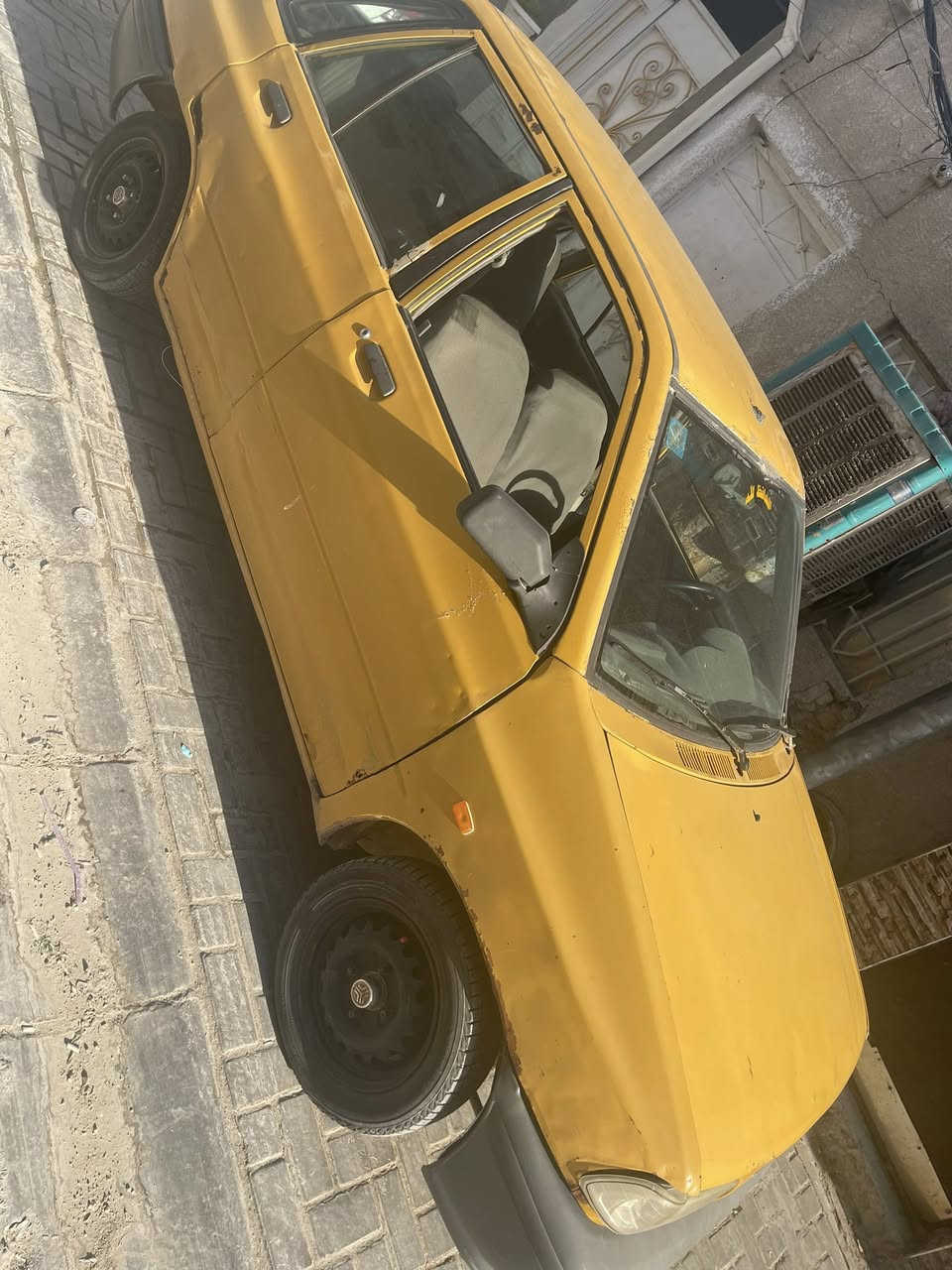 سياره سايبه موديل ١٢ مابيها شي بس جوملغ والباب خياس سعرها١٥ ورقه قفل
***********تواصل على هذا الرقم
