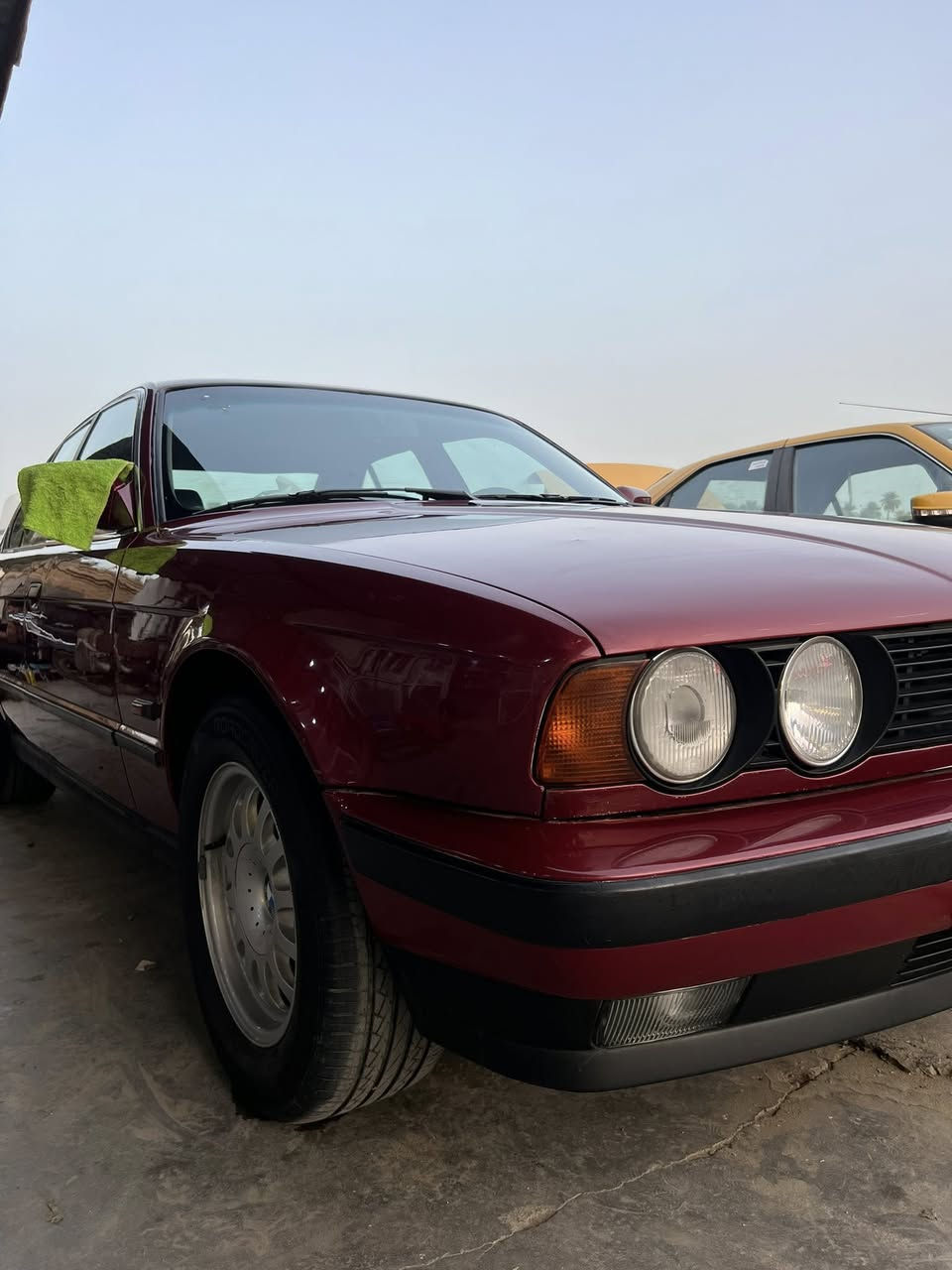 سلام عليكم بي ام 525 اصل مسكر موديل 91 رقم كربلاء  جاهزه من كلشي سعر 80  للستفسار ***********
