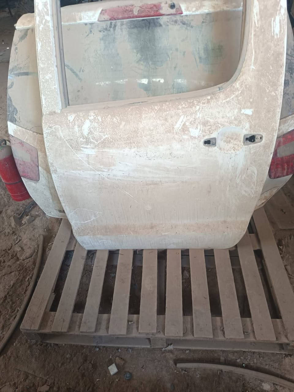 السلام عليكم بيبان فلاونزه العدد ٦ خمسه لون ابيض واحد لون احمر بسعر مناسب مال حاوليه أني شتغل بل كوري وجن وي الغراض
مكاني نجف
***********
