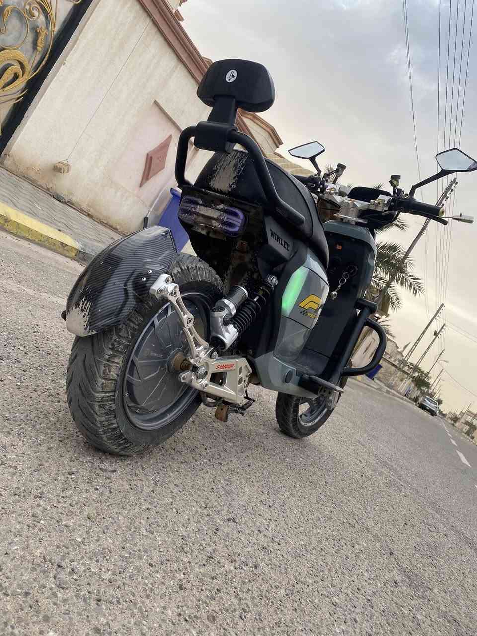 سلام عليكم دراجه شحن f1 للبيع دراجه كفاله من المدكر للمدكر الدراجه الجديده مالتها ب 950 صارلي 6 اشهر من ماخذها ومراوس هم اراوس شعندك نزل اي ستفسار راسلني واتس ماسنجر ما موجود واتس فقط رقمي ***********
