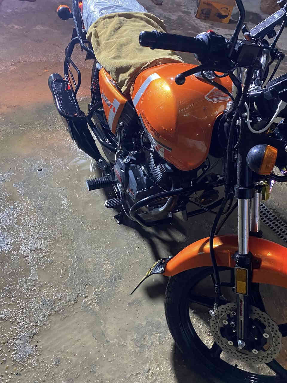 سلام عليكم ورحمة الله وبركاته دايوان موديل 2026 أوراق سكنر صار ١٥ يوم من طالعه من المعرض سعره 1600 وبيها مجال بصيط 
مكانيً بابل الحصوه 
***********
واني خادم ❤️
