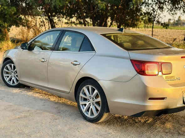 سلام عليكم 
ماليبو 2013 
محرك 3600 V6
سياره جاهزه كير بدلته بالجديد
سياره خليجية مكفوله ما عدا دعامية صبغ وبيها بابين بارد فقط 
سياره خير من الله يخبل ترايها 
للمراوس او بيع 
سعر 115
***********
