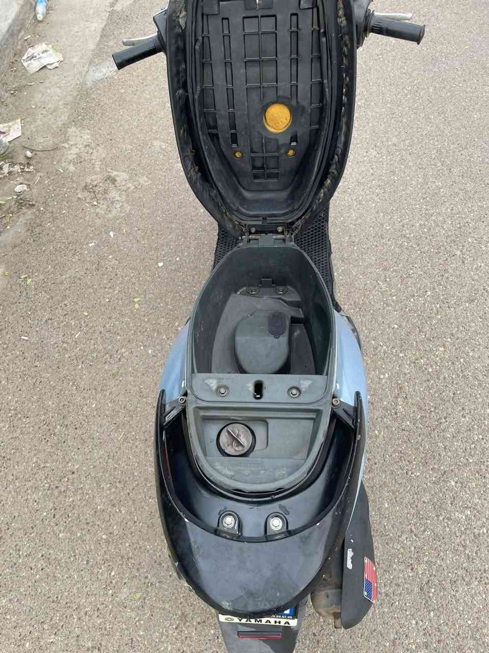 بريز لايت جوه
دراجه نضيفه شلعه معدل 
كابريتر 
كهربائيات كله شغاله 
فقط مبدله بوشه ابلاديه مال حاويه 
بيه اوراق منفيس 
السعر :650 وبيه مجال 
العنوان البياع 
الرقم ***********
