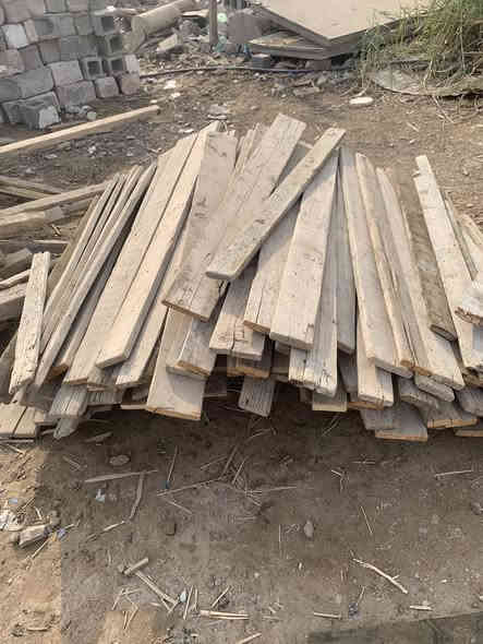 السلام عليكم متوفر خشب متسعمل مقاصير مختلف القياسات العنوان بغداد بوب الشام ***********
