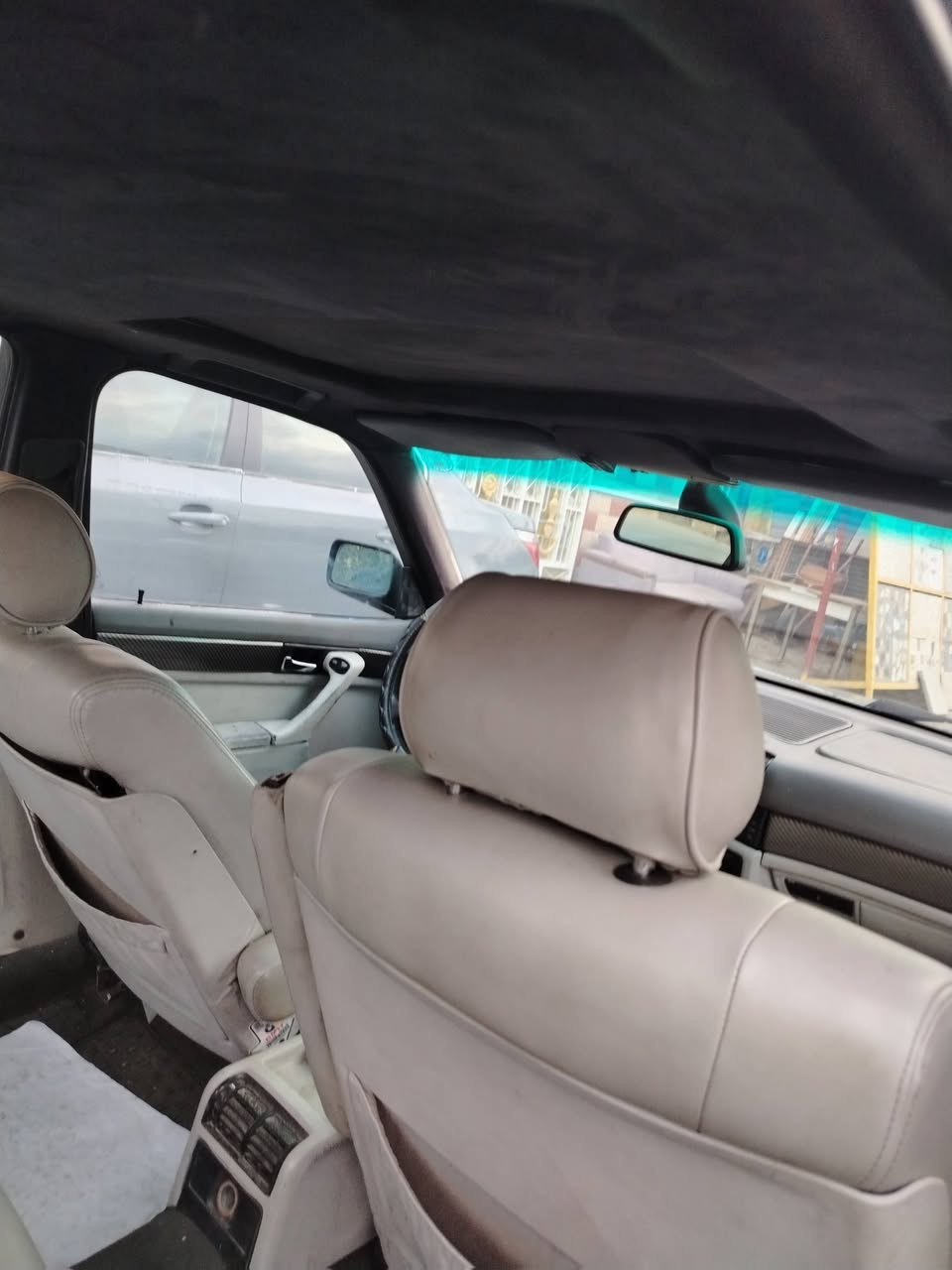 السلام عليكم للبيع بي ام موديل 93 حجم 740 محرك 44 داينمو هواء غرفه اوف وايت دبل جكمجه السياره حلوه وجاهزه وماناقصها اي شي السعر 65وبيها مجال رقم شمالي انكليزي باسمي للاستفسار الاتصال على الرقم ***********
