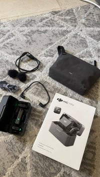 نك مايك dji mini نوعية ممتازة جداً ومعروفة بجودة الصوت والعزل ملحقاته ...
