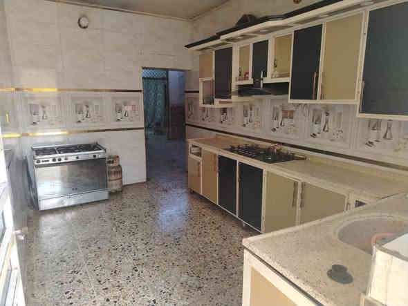 سلام عليكم بيت للبيع 150 الشعلة امنجم شارع 20قرب ساحت توري وقرب شارع النهر البيت يحتوي على 6غرف نوم الطابق الارضي 2خرف نوم حولي جبير مطبخ حمام ستقبال البيت بسمي تحويل ثاني يوم اي استفسار اتصل وتدلل*********** متواجد واتساب
