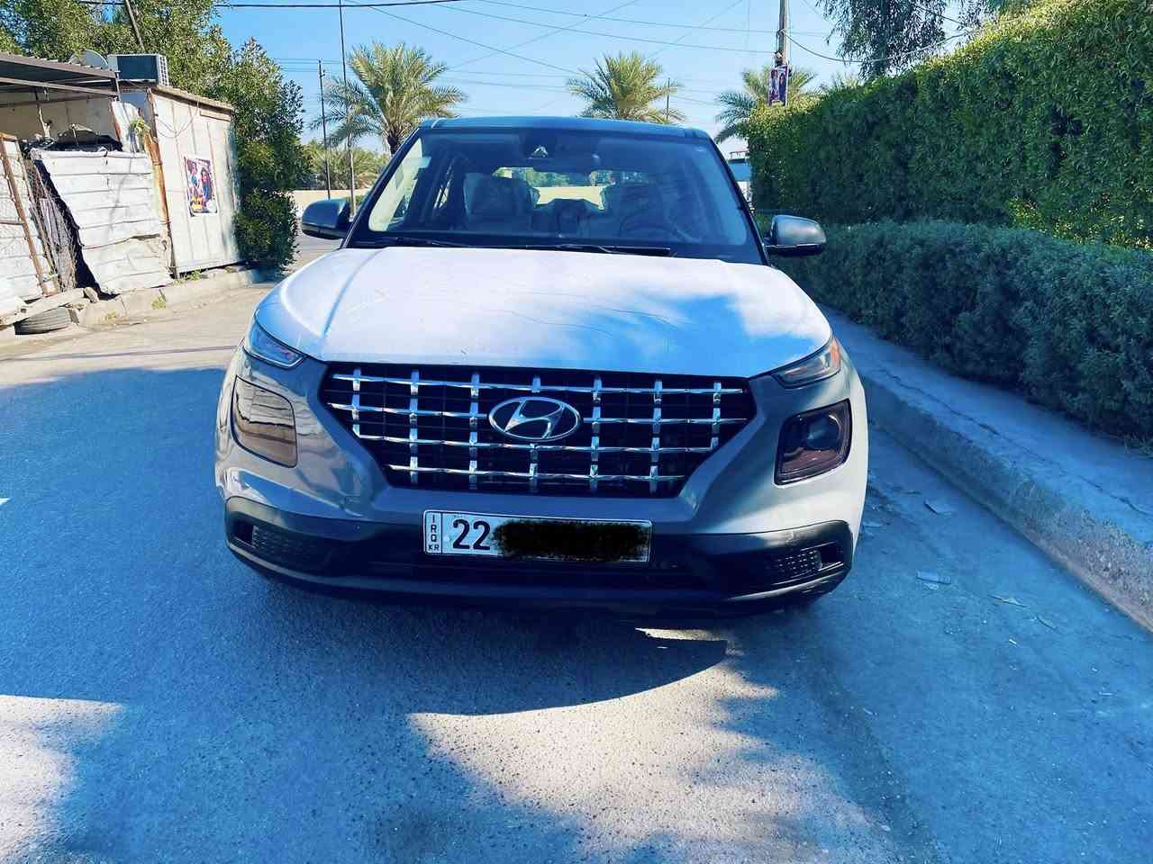 #السلام_عليكم
#للبيع 🚘

- هونداي فينو 2021 ( hyundai venue )
- رقم اربيل 
- مكينه  1600 DOSH
- ماشيه 111 الف 
- السعر 117
- اللون اسمنتي
المواصفات :-  

* شاشه  حجم الكبير + كامرة 
* تحديد مسار + قياده ذاتيه 
* رادار امامي + خلفي + جانبي 
* اشاره بالمري 
* 3 وضعيات قياده 
* تحكم  ستيرن 
 - حادث السياره بنيد فقط نفسه مصلح ومصبوغ        
- مكان السياره بغداد   
- للاستفسار 
- ***********
