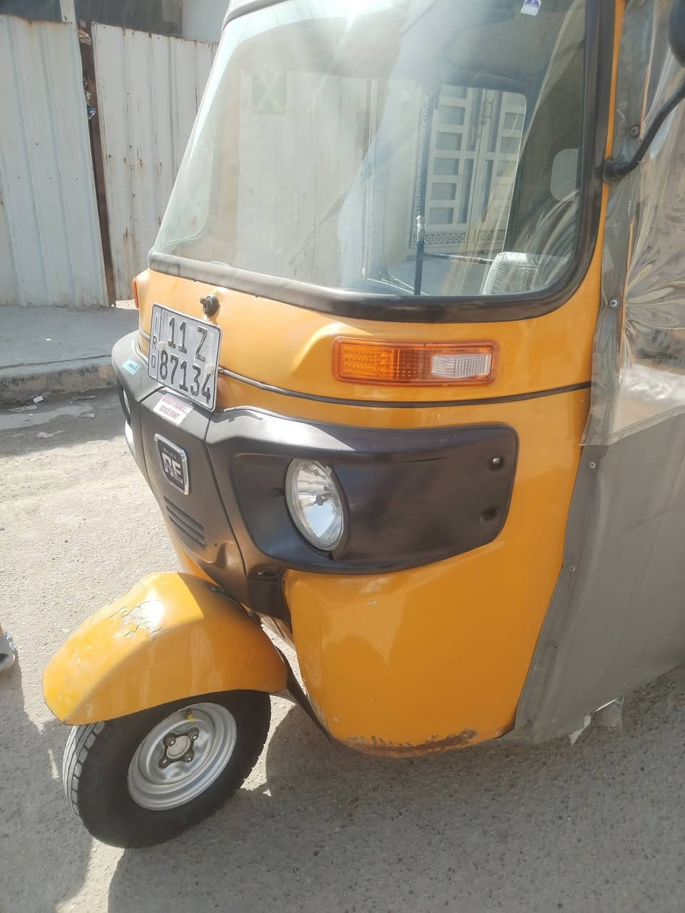 سلام عليكم تكتك 2020 جاهزه من كلشي بيه فقط هاذا البصوره بعده ما مصبوغ مكينه نضيفه رقم بغداد بسمي السعر6800 وبيه مجال بسيط ***********
