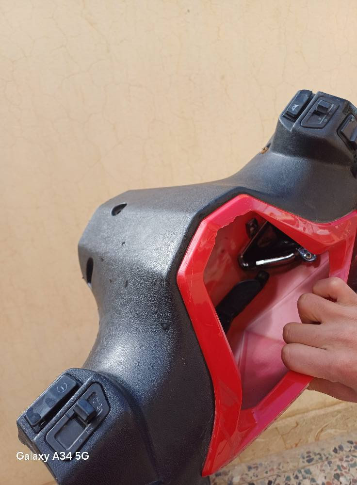 السلام عليكم
توجد غراض دراجه شحن للبيع 
التواصل واتساب ***********
