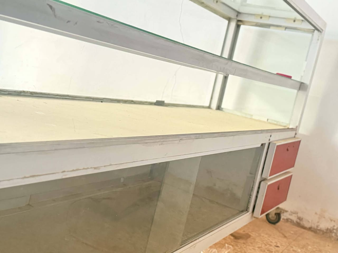 السلام عليكم ميز للبيع السعر 100و25
مكلف بنشر الاتصال على رقم صاحب الميز ***********
