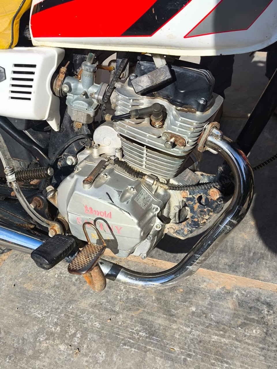 السلام عليكم
دراجة ٥ گير للبيع 
مكلف بالنشر 
***********
