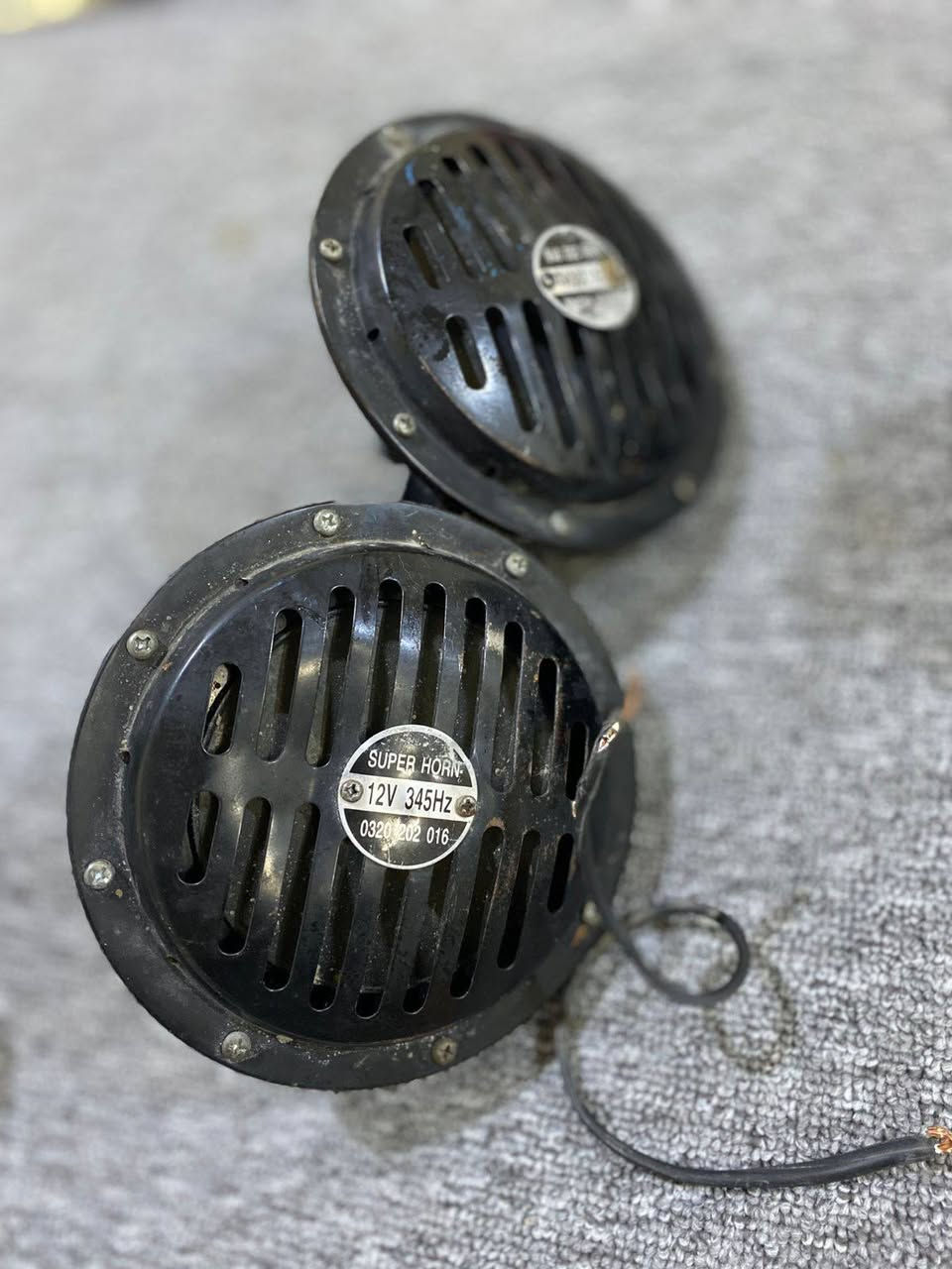 سلام عليكم هورنات بوش وباتري جديد هورنات مستخدم قليل كلش باتري 10 هورنات 25بيهن مجال رقمي ***********
