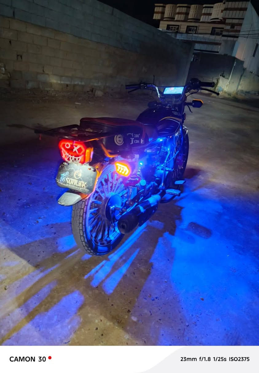 يالله دراجه ايراني موديل 25 نقصه باتري والشاشه مفطورة  محرك 200ضاغطه وزنجيل سيبي اف يعني تنسه شي اسمه رجه دراجه ماشالله عليهاا
وياه منفيس مكان رمادي سعر 850 وبي مجال  مو شراي لا تتصل رقم *********** للستفسار
