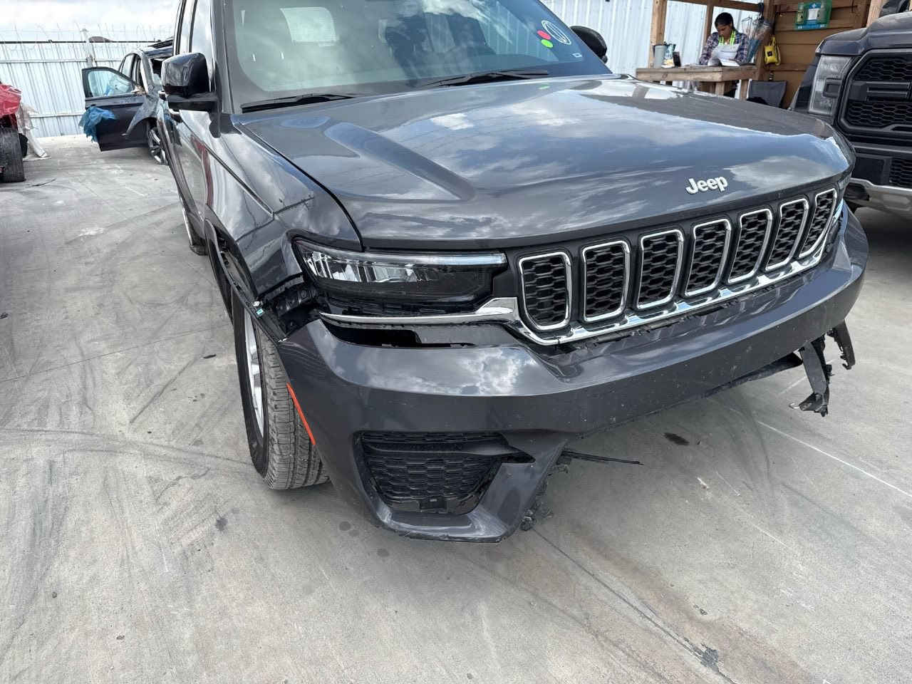 سيارة جيب لاريدو للبيع 
بدون ايرباك 
2025 
ب245ورقة
للتفاصيل اتفضل خاص


**إذا كنت صاحب هذا الإعلان وتريد حذفه لأي سبب، رجاءا أرسل رسالة إلى الدعم الفني**