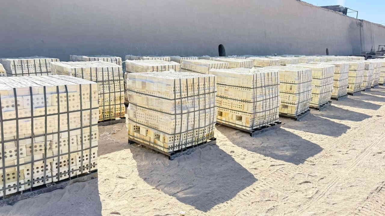 ✨ طابوق جمهوري متميز من معمل طابوق المدينة المنورة! ✨
مميزات المنتج:

_ خالٍ من الأملاح

_ يضمن جودة عالية وطول عمر المواد.

_ مصنوع بحرفية عالية

_ طابوق موثوق يلبي أعلى معايير الصناعة.

_ صلابة فائقة

_ مثالي للمشاريع الإنشائية الكبيرة والصغيرة.

_ حواف حادة

_ تضمن دقة في التوصيل ونتائج بناء مثالية.

_ اختر طابوق المدينة المنورة لبناء قوي ومستدام
 
🔔 لحجز والاستفسار:
📞 ابو فهد

📞 ***********  
📞 ***********
‏(https://wa.me/+9647804614892)

اجعل مشروعك يتألق مع طابوق المدينه المنوره
