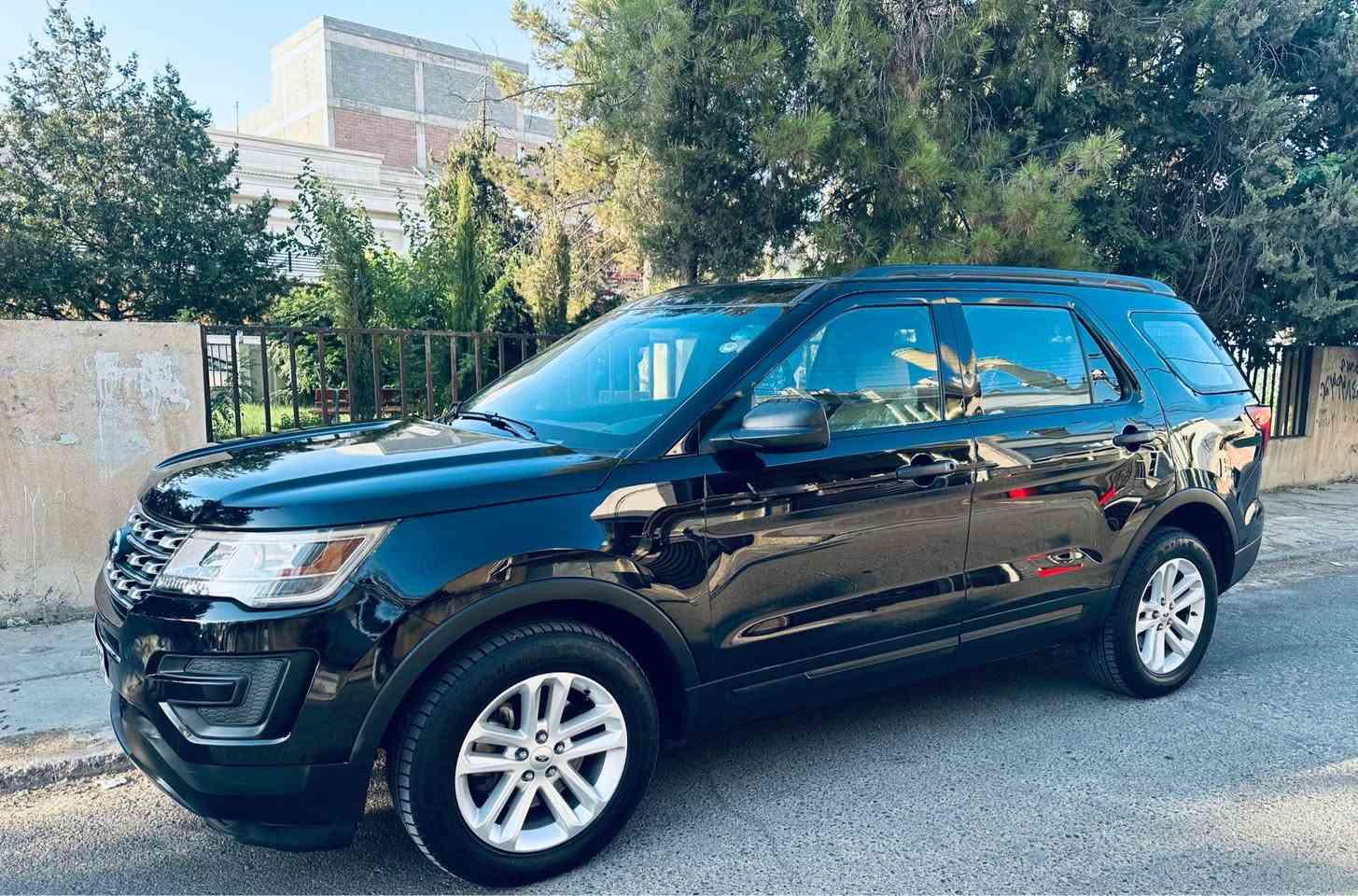 السلام عليكم للبيع
فورد اكسبلور موديل ٢٠١٧ 
السعر ١٥٣ ورقه
وارد امريكي 
فور ويل 4X4 دفع رباعى
قطعتين صبغ بدون ضرر داخل بدون ارباك
1fm5k8b8xhga08316رقم شانصى 
المواصفات 

محرك ٦ سلندر ٣٥٠٠ المرغوب
دبل اكسل 4X4
٧ راكب ٣ قطع تبريد .كشن السائق كهرباء.شفتات كير بالستيرن شاشه اصغير..كلشي كامل بيها كير محرك كهربائيات ..ما بيها اي نقص...
ماشية ١٣٠ الف ميل .
باسمي ..المكان اربيل
للاستفسار 
🔥مكان سيارة / اربيل
💎واتساب + فایبر 
💎رقم موبايل ☎️ 
*********** ☎️ واتساب 
*********** ☎️ واتساب

وعليكم السلام ورحمة الله وبركاته.  (شێوەزاری سۆرانی):
​بۆ فرۆشتن: فۆرد ئێکسپلۆرەر ٢٠١٦
​وارد ئەمریکی،
دوو بارجة بوياغة بى داخلى بى ارباك
​تایبەتمەندیاکانی:
​بزوێنەر: ٦ پستۆن ٣٥٠٠ (مەکینە گەورە مەرغوبەکە).
​کورسی: ٧ سەرنشین.
​سیستەمی ساردکەرەوە: ٣ پارچە تەبرید.
​کورسی شۆفێر: کارەبایی.
​گێڕ: شفتات لەسەر سوکان.
​شاشە: شاشەی بجوك
​تێبینییەکان:
​هەموو شتێکی توندوتۆڵە و هیچ کەموکوڕییەکی نییە (گێڕ، مەکینە و کارەباییات بەشەرت).
​ڕۆیشتوو: ١٣٠ هەزار مایل.
​سەنەوی بە ناوی خۆمەوەیە.
​شوێن: اربيل
​نــرخ: ١٥٣ وەرەقە 
🔥مكان سيارة / اربيل
💎واتساب + فایبر 
💎رقم موبايل ☎️ 
*********** ☎️ واتساب 
*********** ☎️ واتساب
