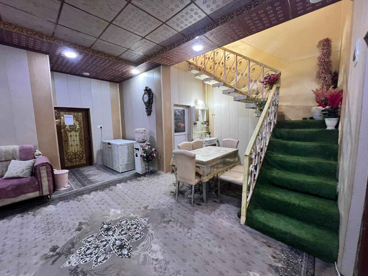 دار للبيع في الجمعيه الثانيه كاع ناطق الطريحي طابو زراعي السند باسمي 200 م
يحتوي على

ثلاث غرف نوم

4×5 وحده

4×4 اثنين

صاله كبيره 5×9

 الاستقبال 4×6

المطبخ 4×4

غرفه على السطح مخزن سندويج 4×5 

صحيات داخليه غربي وحمام

صحيات خارجيه

ممر خارجي على طول البيت العرض 1 متر

البيت على الشارع تبليط

السطح كله شتايكر

البيت عكاده مبني بالطابوق

للتواصل والاستفسار الاتصال على الرقم

*********** +واتساب
