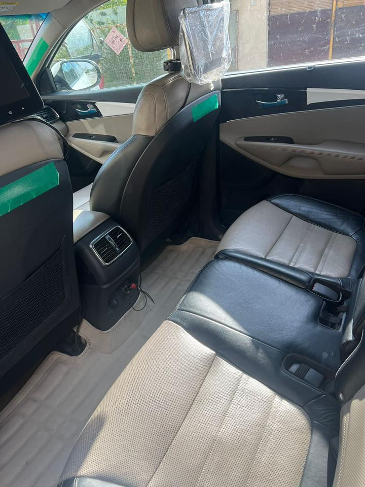 السلام عليكم للبيع فقط
سورنتو كويتي 2016 مفولة ١/١ بدون بنرومة 

مكفولة كفالة عامة بدون نقوصات

كشنات تدفئة وتبريد 

دفع رباعي 4x4

وضعيتين قيادة ECO/SPORT

شاشات امامية خلفية 

ستيرن تحكمات كاملة 

شاشة ترحيب 

سايد بريك دكمة AUTO Hold

حساسات امامية خلفية 

زراكات لايت 

ثلاثة قطع تبريد 

ماشية٦٣ألف

السعر 220ورقة

المكان بغداد 

***********
