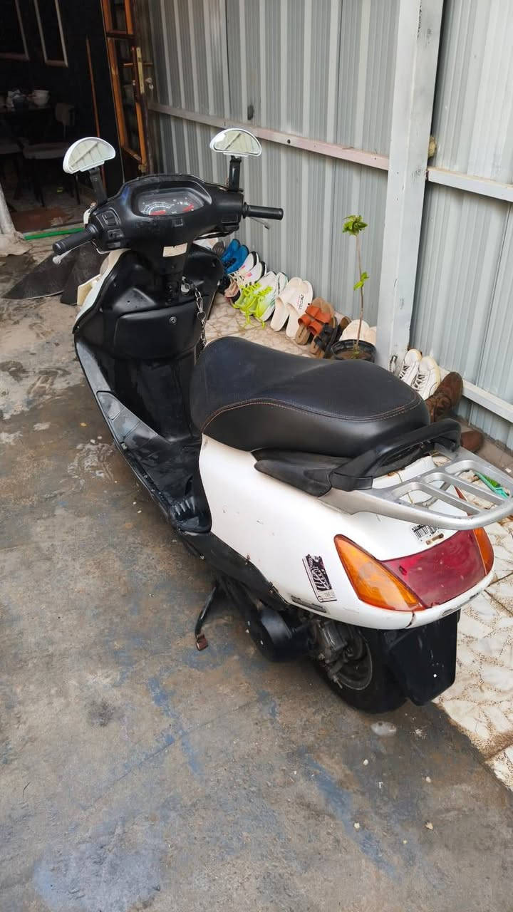 سلام عليكم مكلف بل نشر سبيسي للبيع دراجة نكرة سلف شغالة دراجة مكينتهة ناعمة خير من الله مستعجل علا بيعتهة كلش السعر 350 وبيهة مجال حك الجية العنوان الدورة حي الصحة ***********
