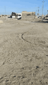 قطعة طابو صرف المساحة 300 متر مربع بأبعاد 15 متر وجه بنزال 20 متر القطعة ركن على شارعين عرض كل شارع 10 متر الخدمات المتوفرة ماء و كهرباء ومجاري القطعة تقع في ناحية الفضلية شارع المحطة قريبه من مدرسة الاخاء القديمة السعر المطلوب 40 مليون للتواصل *********** أبو زهراء الابراهيمي
