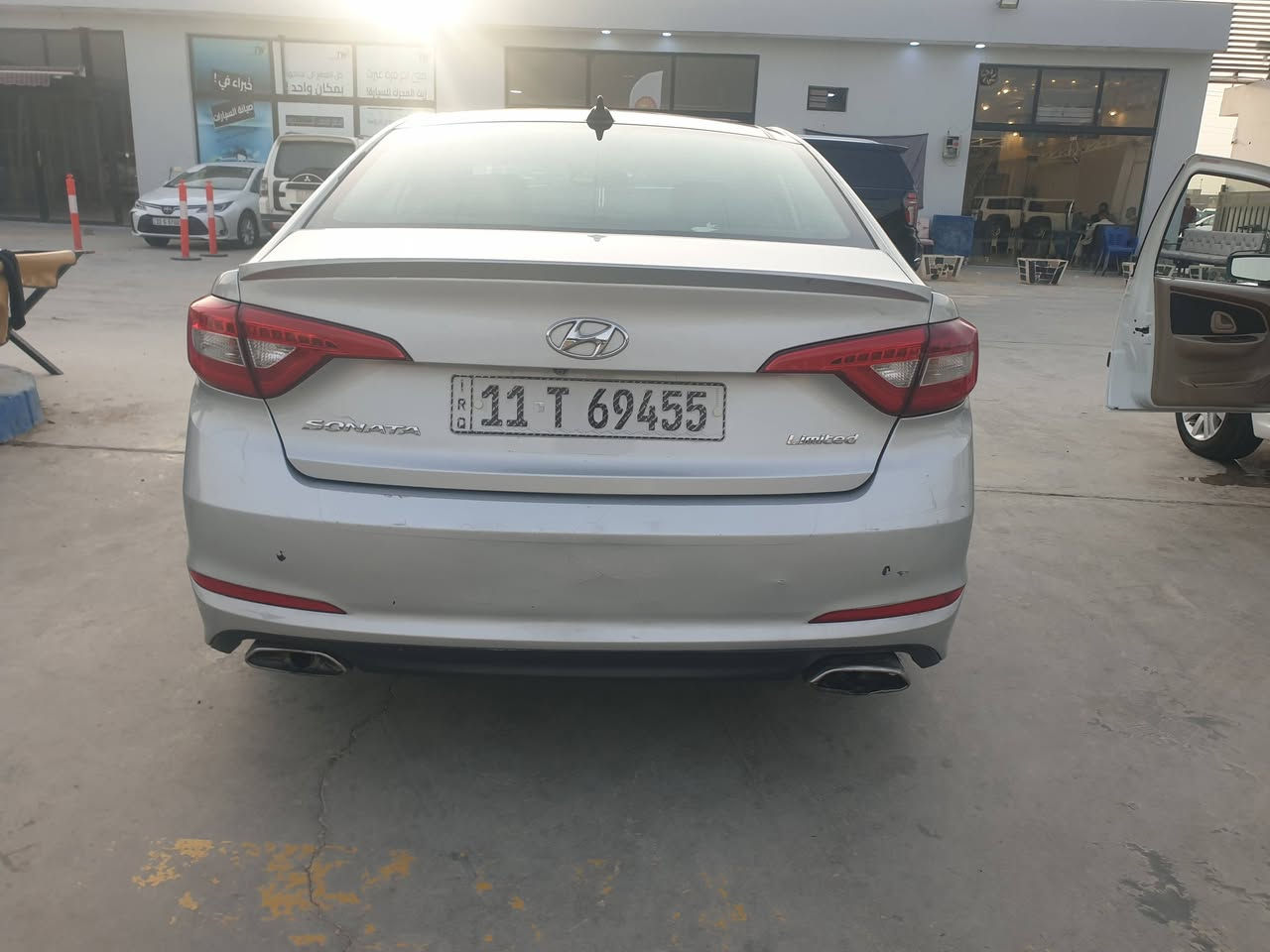 السلام عليكم سوناتا للبيع ورارد امريكي موديل ٢٠١٦ حادثها بنيد مبدل وبيه جاملغين صبغ وبه صبغي بين الجاملغ والباب يم قبق البانزين موجود السونار بل منشور وصور الضربه مال امريكه هم بل منشور السياره فول واحد على واحد مكينة ٢٤٠٠ مكاني بغداد السعر ١١٥ وبيه مجال ***********
