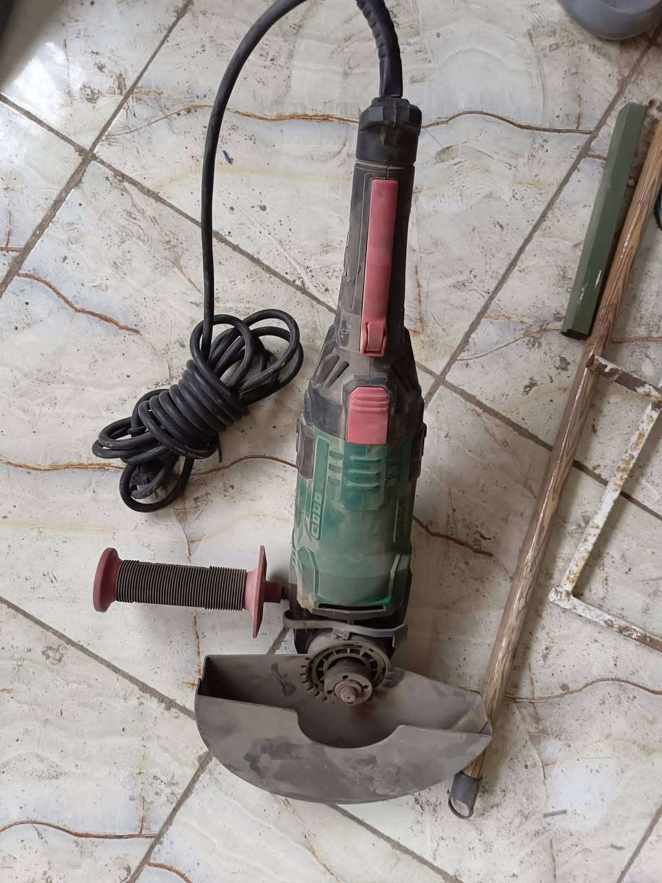 السلام عليكم مغسله حجم صغير مال مكانات ضيقه  سعره مع البوري25 الف جديده،/كوسره بارك سايد مال باله تشتغل بس اتراوح سعره 30وبيه مجال، الكوسره ولديل بيهن عطل ثنينهن 25 وبيهن مجال للعلم يشتغلن بس بيهم عطل ***********
