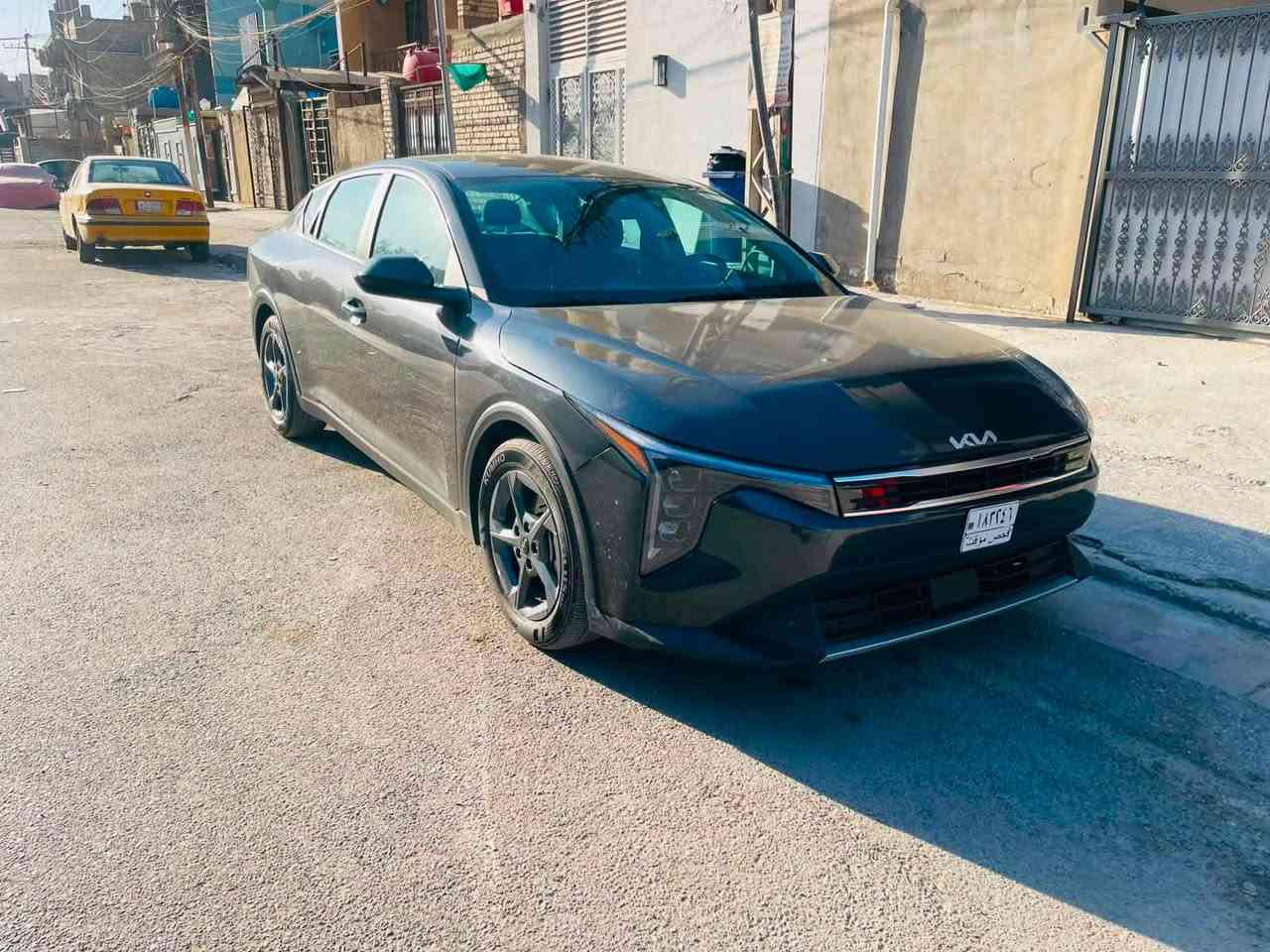 سلام عليكم كي فور 2025وارد امريكي دخول جديد بسم خالي 
بدون رقم 
حدثها جملغ وبنيد
فول موصات عده لفتحه وجلد
جاهزه سياره مابيها كل نقص 
رايدها ب١٤٣وبيها مجال 
مكاني بغداد
الاستفسار واتساب ***********
