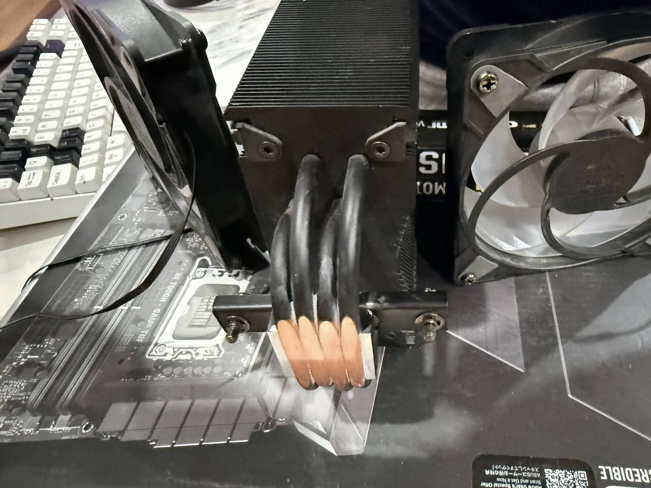 سلام عليكم 
غراض للبيع نظيفه كلش حته ما مستخدمه هواي 

المذربورد B760-PLUS WIFI DDR5
225 الف 

مبرد هواي 
FREEZER 36 A-RGB BLACK
سعر 85 الف 

شاشه 
BLACK WOLF GAMING 
1920•1080 
حجم شاشه 24 
FPS 165 hz 
Ips 
1ms 
يعر 125 الف 

Not 
غراض نظيفه من تاخذه تفحص على راحتك. وعطيك ضمان بي سبوع كامل 

مكان/بغداد حي القاهرة 
رقم/***********
توصيل موجود
